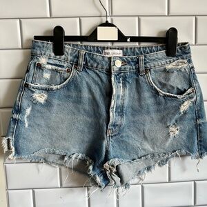 Zara Women’s Shorts / Size 8 / Blue Jeans